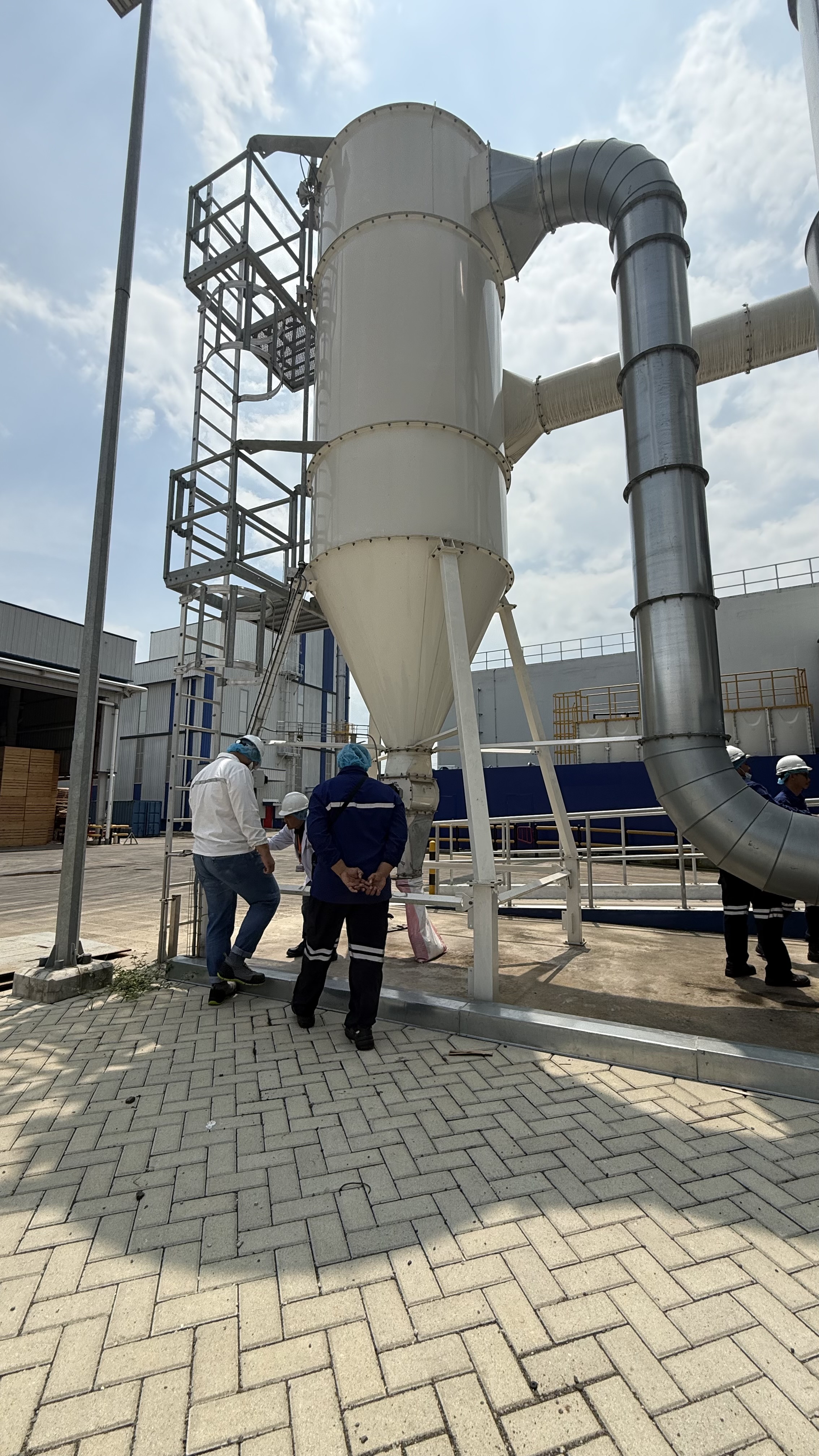 Cyclone separator dust collection system