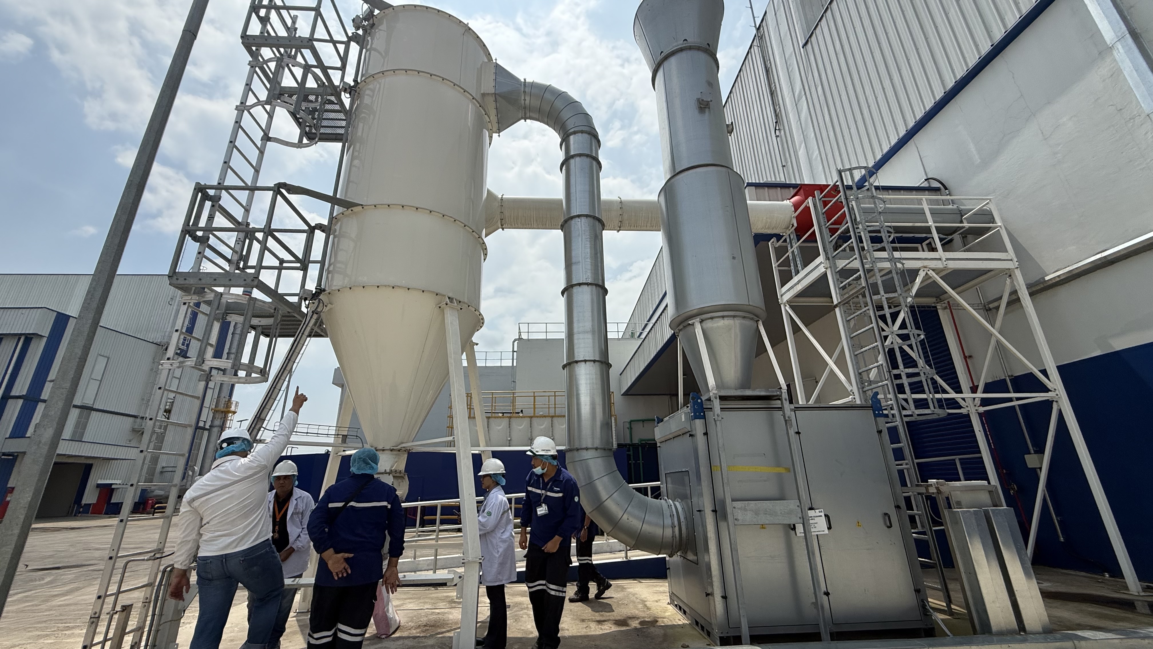 Cyclone Separator Dust Collection System with Engineers